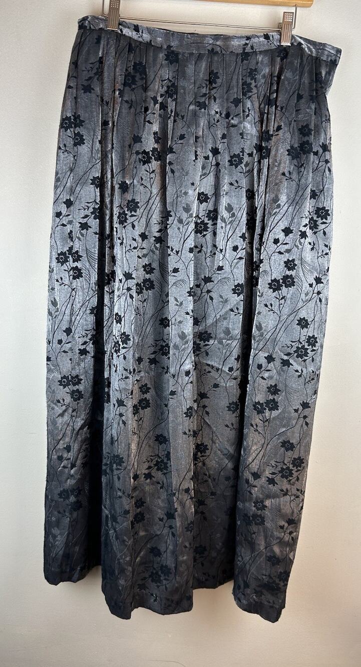 VTG Skirt Womens Sz 14 Gray Metallic Pleated Satin Maxi Floral Boho Whimsigoth
